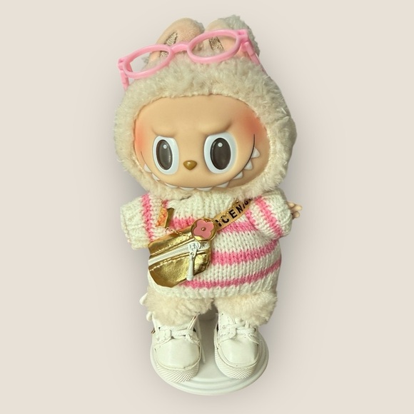 Labubu Outfit Set – Pink Striped Sweater Look with Accessories - Picture 9 of 10